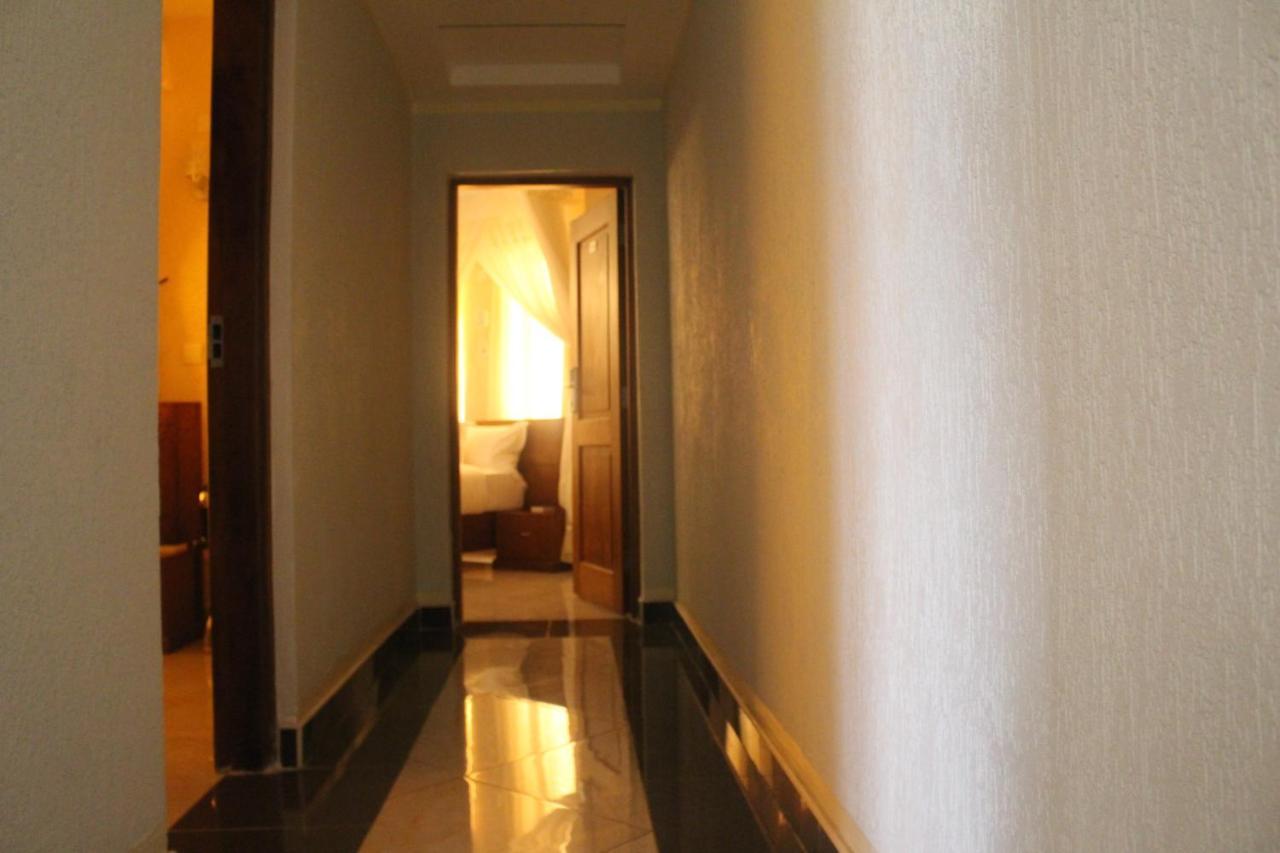Prinias Hotel 키수무 외부 사진