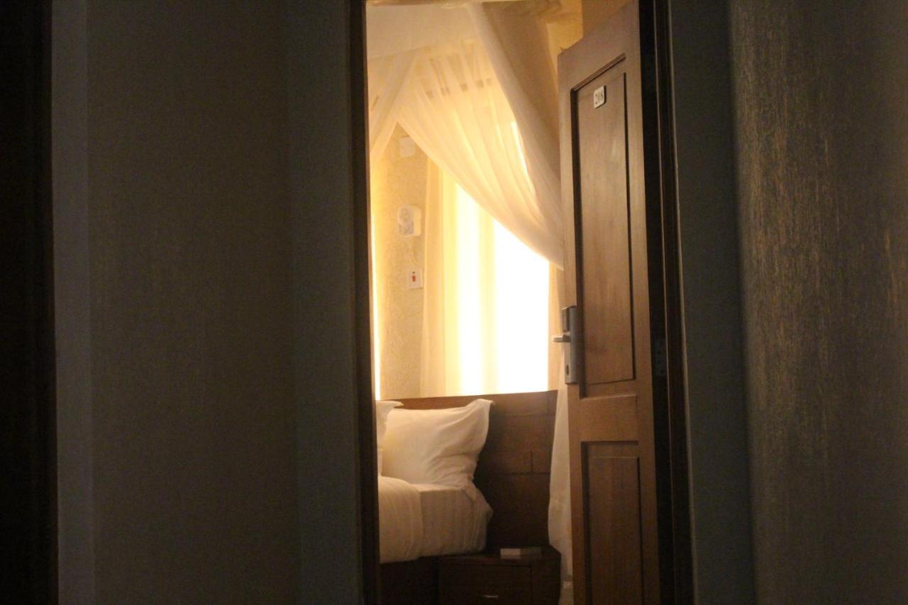 Prinias Hotel 키수무 외부 사진