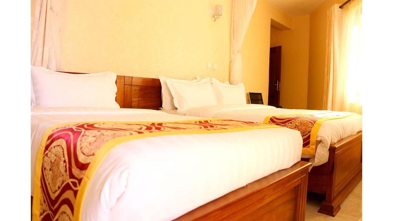 Prinias Hotel 키수무 외부 사진